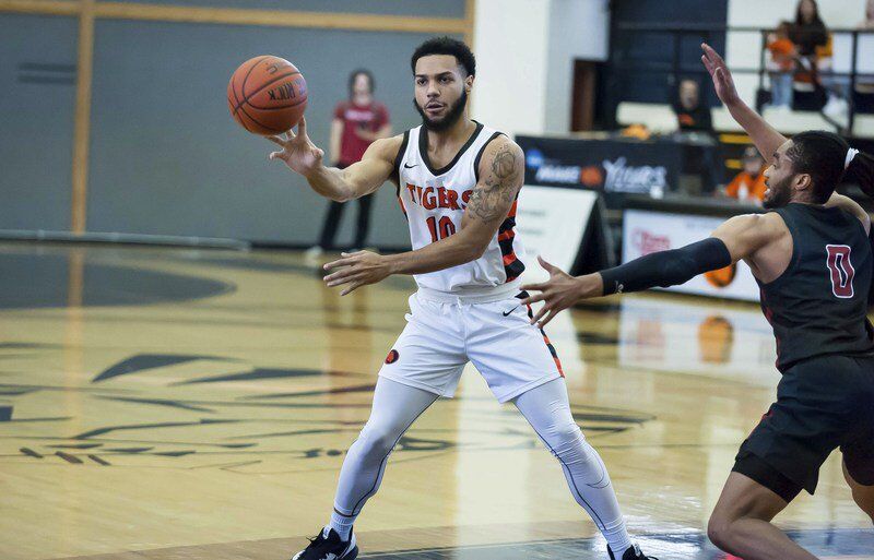 Southern Arkansas clips ECU men's squad